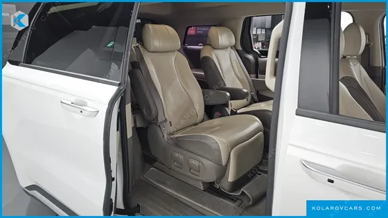 KIA CARNIVAL GASOLINE 7-SEATER HI-LIMOUSINE