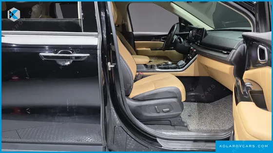 KIA CARNIVAL GASOLINE 9-SEATER SIGNATURE