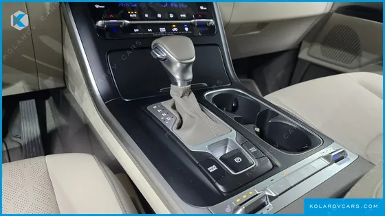 KIA CARNIVAL GASOLINE 9-SEATER PRESTIGE