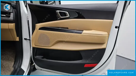 KIA CARNIVAL DIESEL 9-SEATER PRESTIGE