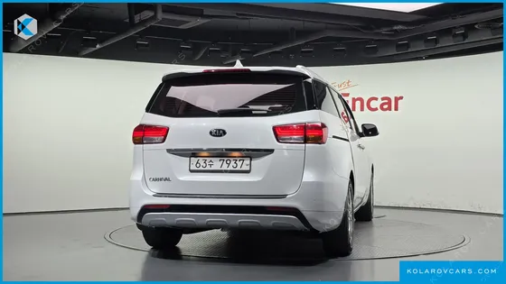 KIA CARNIVAL 9-SEATER PRESTIGE