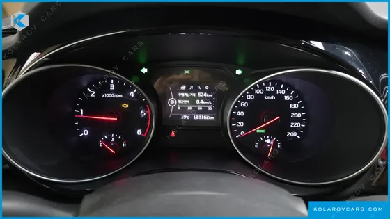 KIA CARNIVAL 9-SEATER PRESTIGE