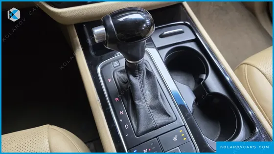KIA CARNIVAL 9-SEATER PRESTIGE