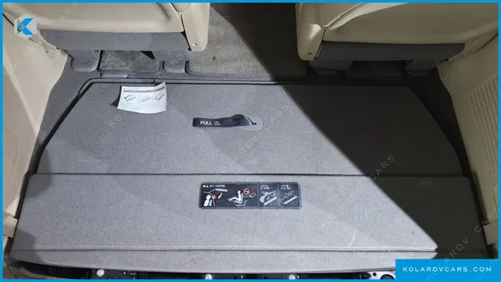 KIA CARNIVAL 9-SEATER PRESTIGE