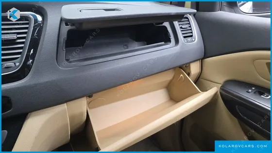 KIA CARNIVAL 9-SEATER PRESTIGE