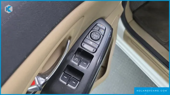 KIA CARNIVAL 9-SEATER PRESTIGE