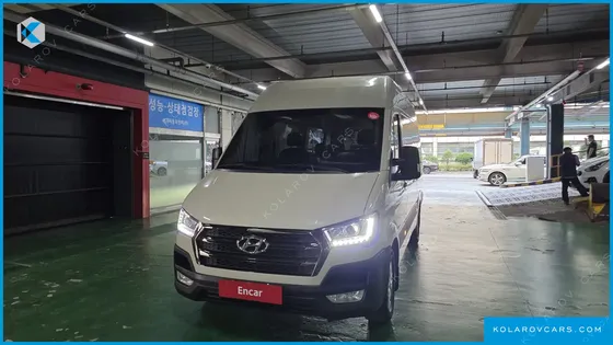 HYUNDAI SOLATI 15-SEATER