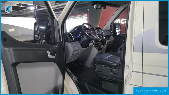 HYUNDAI SOLATI 15-SEATER