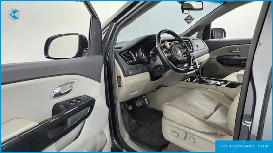 KIA CARNIVAL 9-SEATER PRESTIGE