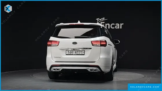 KIA CARNIVAL 9-SEATER LUXURY