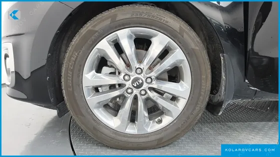 KIA CARNIVAL 9-SEATER PRESTIGE