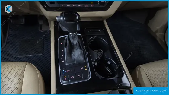 KIA CARNIVAL 9-SEATER PRESTIGE