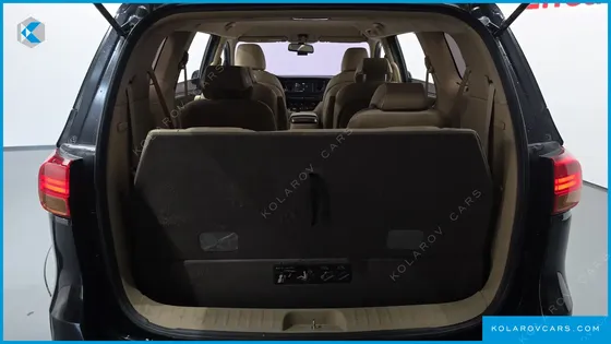 KIA CARNIVAL 9-SEATER PRESTIGE
