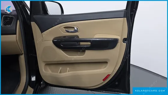 KIA CARNIVAL 9-SEATER PRESTIGE