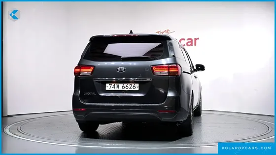 KIA CARNIVAL 11-SEATER NOBLESSE