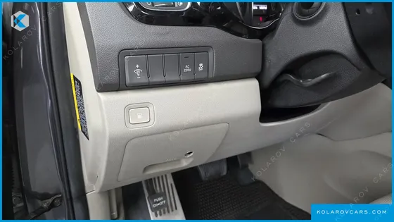 KIA CARNIVAL 11-SEATER NOBLESSE