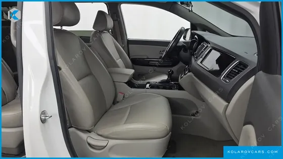 KIA CARNIVAL 9-SEATER PRESTIGE