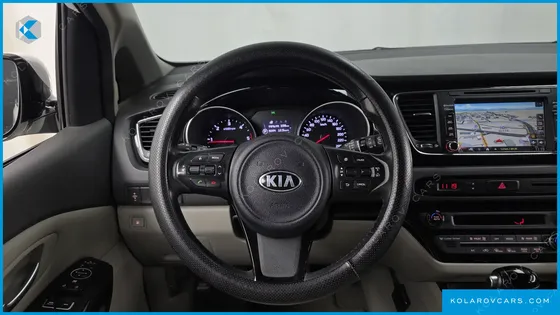 KIA CARNIVAL 9-SEATER PRESTIGE