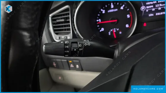 KIA CARNIVAL 9-SEATER PRESTIGE