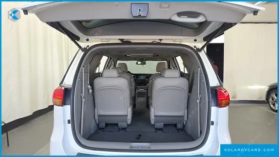 KIA CARNIVAL 9-SEATER PRESTIGE