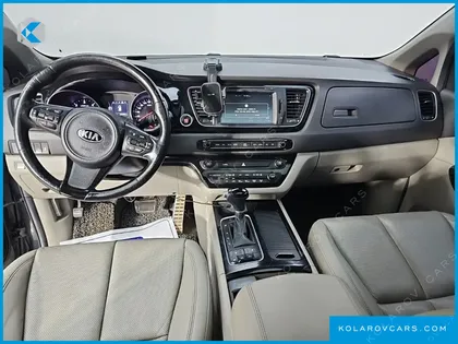 KIA CARNIVAL 9-SEATER NOBLESSE