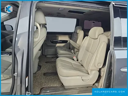 KIA CARNIVAL 9-SEATER NOBLESSE