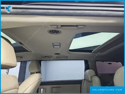 KIA CARNIVAL 9-SEATER NOBLESSE