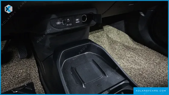 KIA EV4 STANDARD 2WD