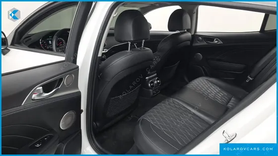 KIA STINGER 2.5 AWD MASTERS