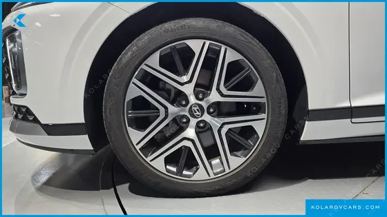 HYUNDAI GRANDEUR 2,5 GASOLINE 2WD