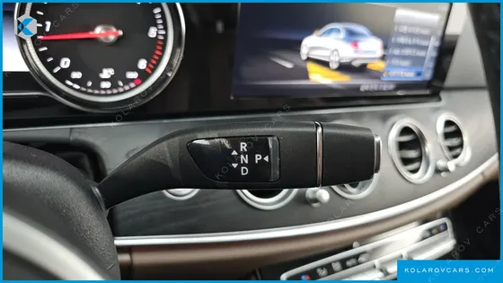 MERCEDES E-CLASS E220D AVANTGARDE