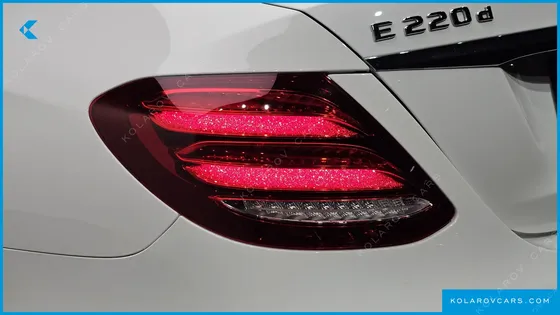 MERCEDES E-CLASS E220D AVANTGARDE