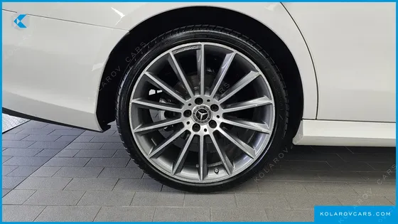 MERCEDES E-CLASS E300 4MATIC AMG LINE