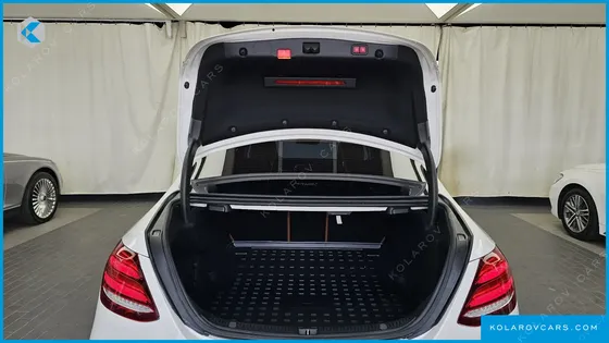 MERCEDES E-CLASS E300 4MATIC AMG LINE