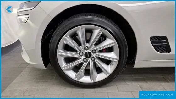 GENESIS G70 GASOLINE 2.5T 2WD