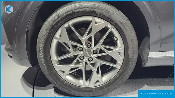 GENESIS GV70 2.5T GASOLINE 2WD