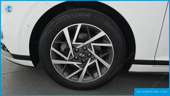 HYUNDAI GRANDEUR 2,5 GASOLINE 2WD