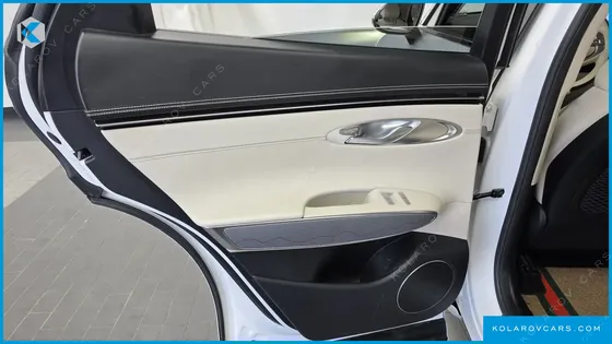 GENESIS GV70 2.5T GASOLINE 2WD