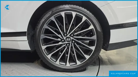 HYUNDAI GRANDEUR 2,5 GASOLINE 2WD