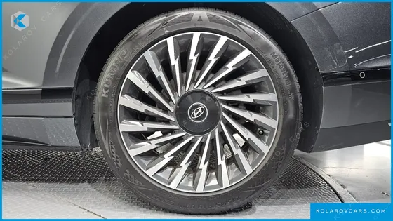 HYUNDAI GRANDEUR 2,5 GASOLINE 2WD