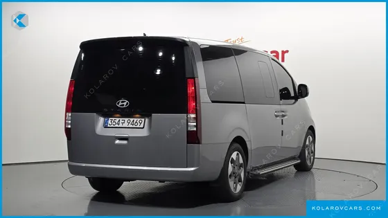 HYUNDAI STARIA TOURER 9-SEATER