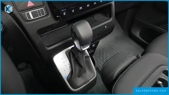 HYUNDAI STARIA TOURER 9-SEATER