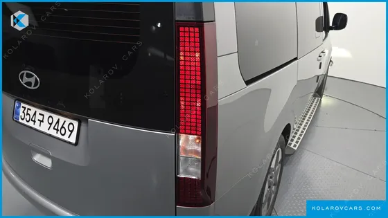 HYUNDAI STARIA TOURER 9-SEATER