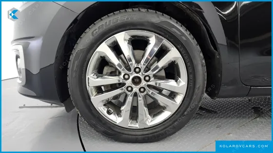 KIA CARNIVAL 9-SEATER NOBLESSE