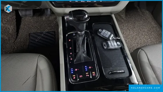 KIA CARNIVAL 9-SEATER NOBLESSE
