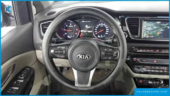 KIA CARNIVAL 9-SEATER NOBLESSE