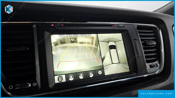 KIA CARNIVAL 9-SEATER NOBLESSE
