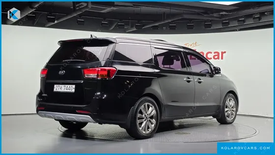 KIA CARNIVAL 9-SEATER NOBLESSE