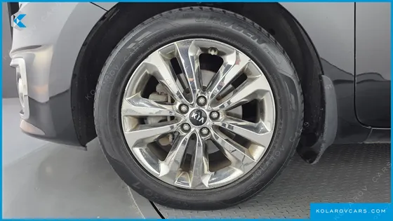 KIA CARNIVAL 9-SEATER NOBLESSE