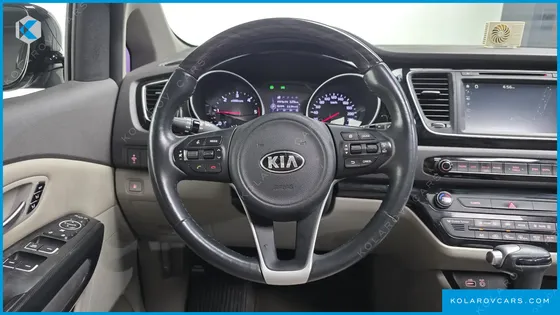 KIA CARNIVAL 9-SEATER NOBLESSE